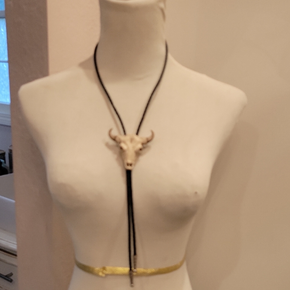 Western Long Bolo Necklace with Bull Skull Pendant - Black and Ivory